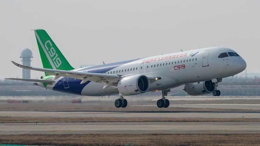 Фото - Китайский самолет-конкурент Boeing и Airbus прошел сертификацию