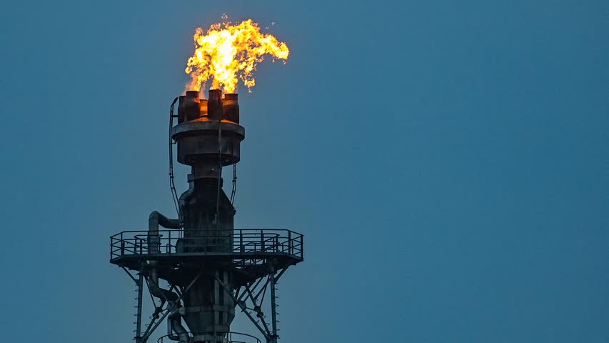 Фото - На крупнейшем нефтеперерабатывающем заводе Европы произошел сбой