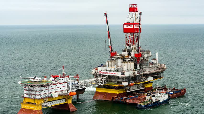 Фото - В России собрались ввести потолок цен на поставки нефти по морю